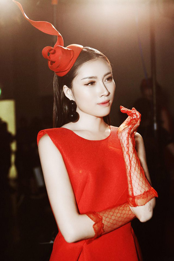 Vẻ đẹp của nữ MC sexy nhất VTV từng lọt top 15 Hoa Hậu Hoàn Vũ Vẻ đẹp của nữ MC sexy nhất VTV từng lọt top 15 Hoa Hậu Hoàn Vũ
